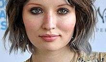 Emily Browning photo