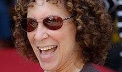 Rhea Perlman photo