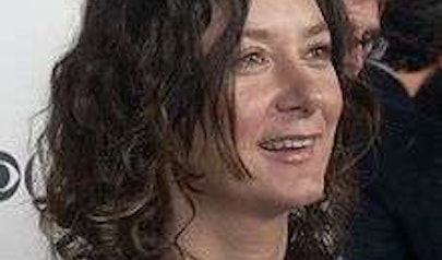 Sara Gilbert photo