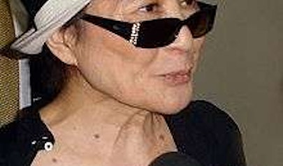 Yoko Ono photo