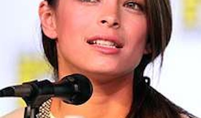 Kristin Kreuk photo