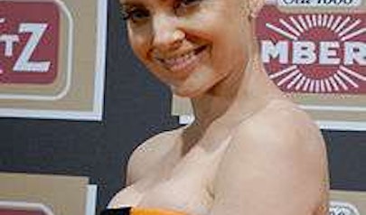 Mena Suvari photo