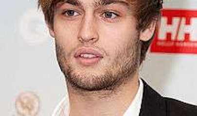 Douglas Booth photo
