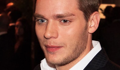 Dominic Sherwood photo