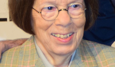 Linda Hunt photo